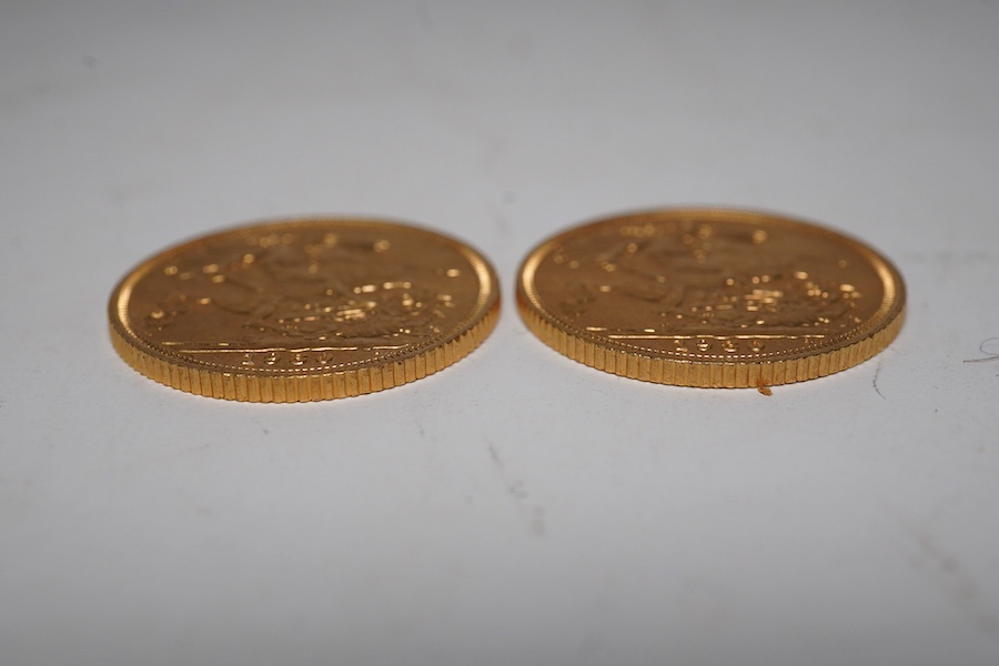 British gold coins, Elizabeth II, two gold sovereigns, both 1980, one with edge nicks otherwise EF, the other UNC